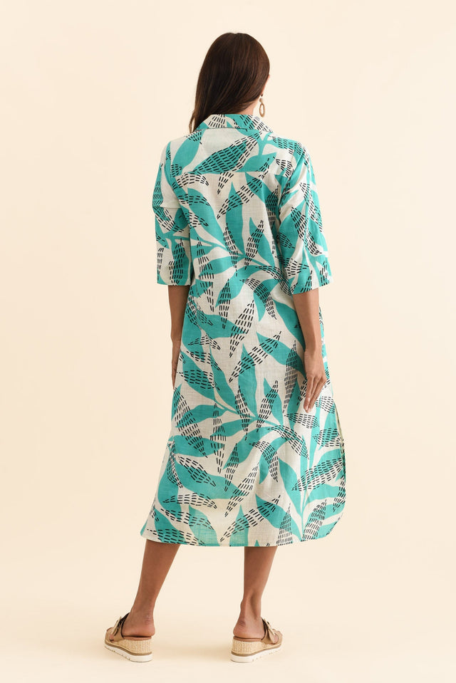 alt text|model:Cara image 4