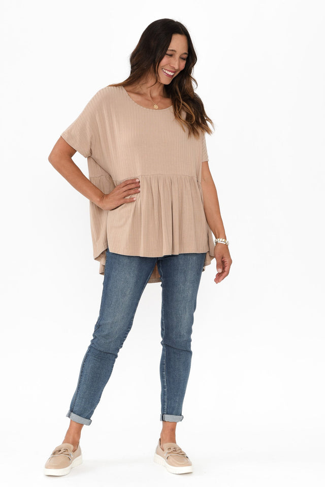 alt text|model:Cara image 7