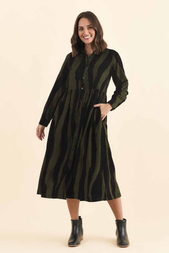 alt text|model:MJ image 6