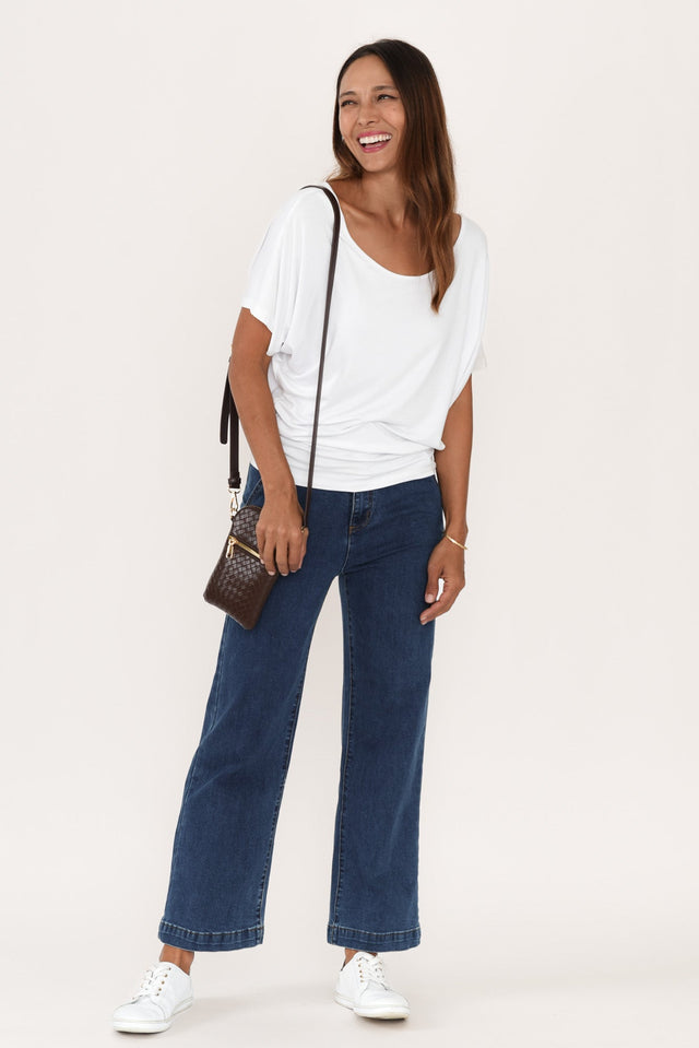 alt text|model:Cara image 5