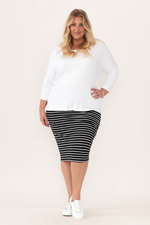 alt text|model:Caitlin image 12