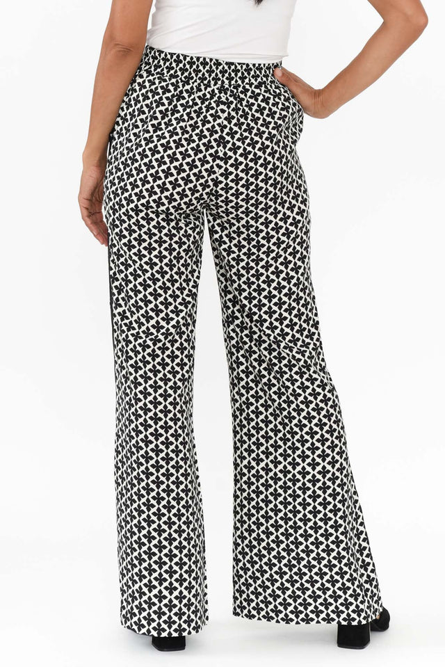 alt text|model:Cara image 6