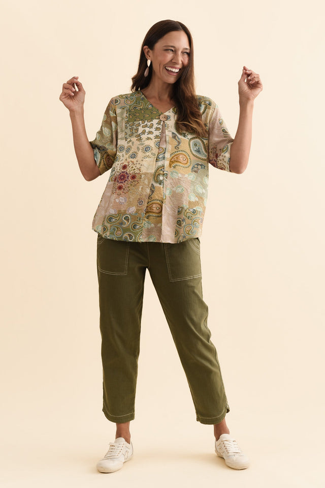 alt text|model:Cara image 7