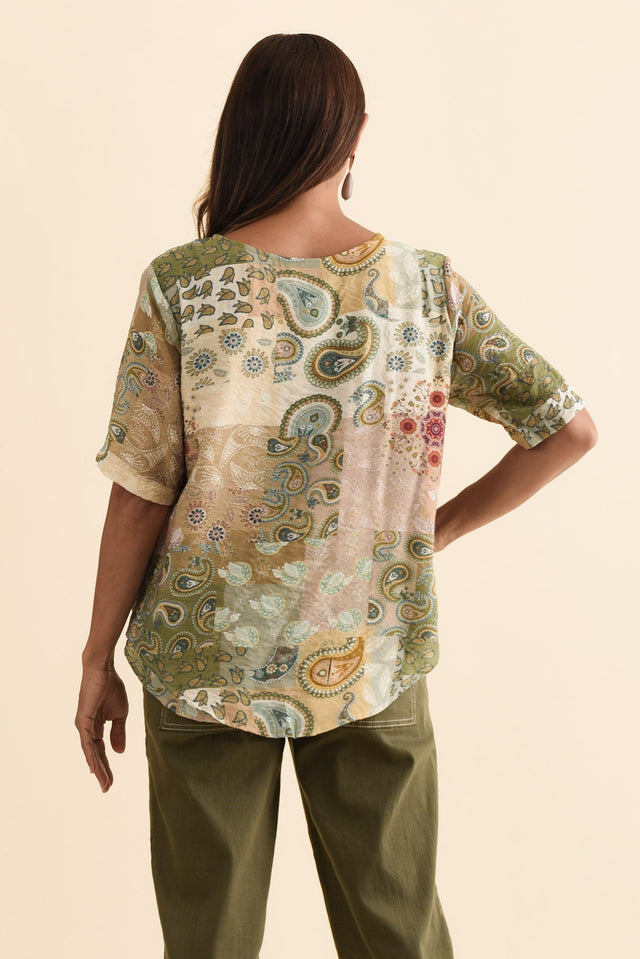 alt text|model:Cara image 5