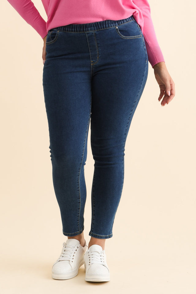 alt text|model:Emilia image 8