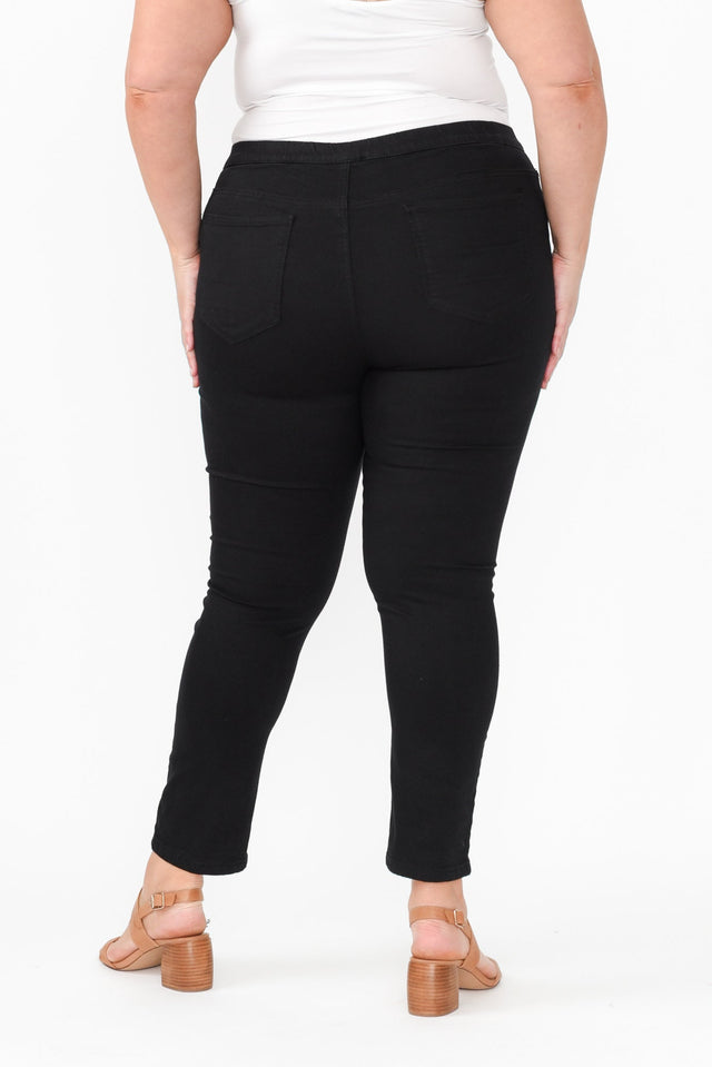 alt text|model:Caitlin image 15