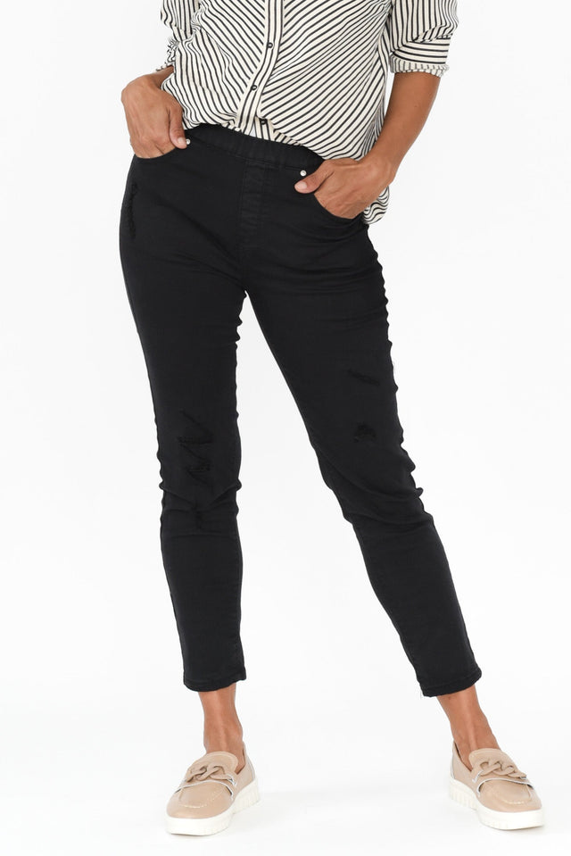 alt text|model:Cara image 2