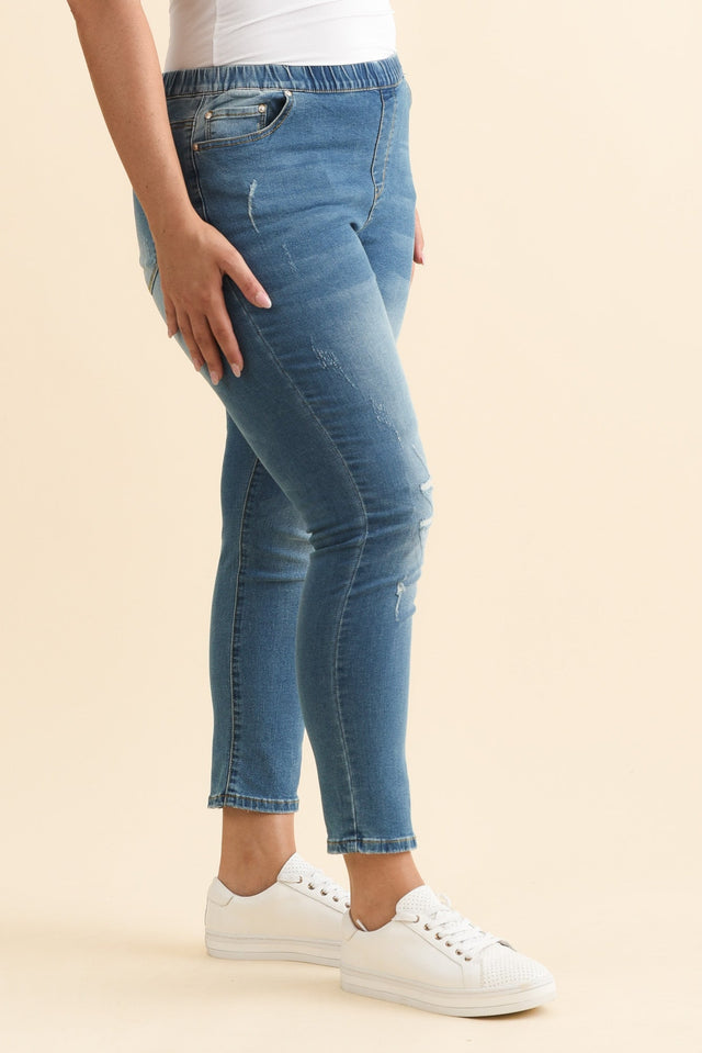 alt text|model: Emilia image 11