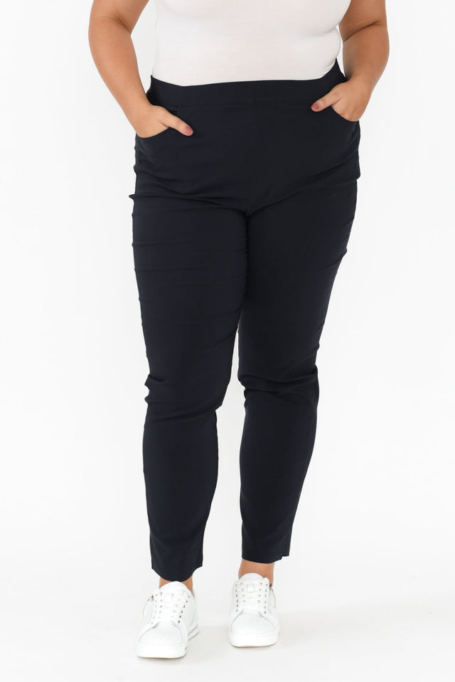 plus-size,curve-basics,curve-bottoms,plus-size-pants,plus-size-basic-bottoms,plus-size-winter-clothing,alt text|model:Gabby image 9