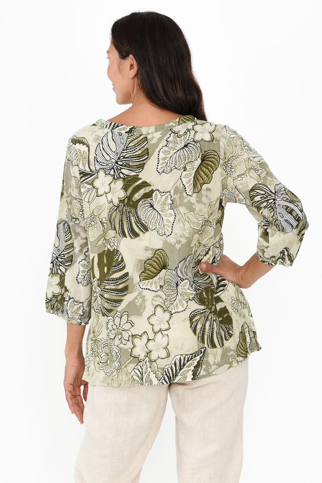 alt text|model:Cara image 6