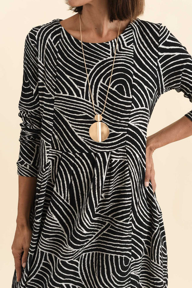 alt text|model:Cara image 5