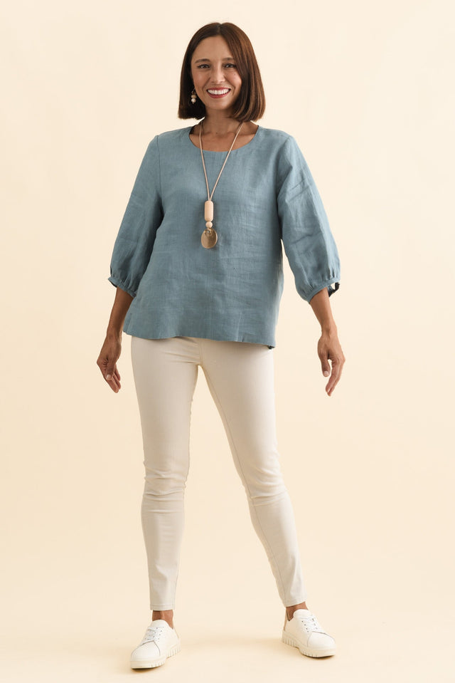 alt text|model:Cara image 8