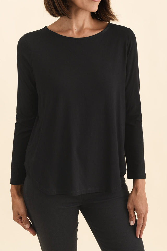 alt text|model:Cara image 7