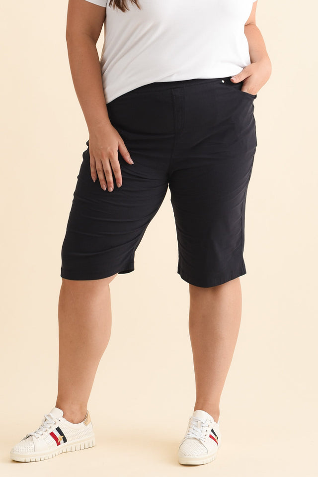 plus-size,curve-basics,curve-bottoms,plus-size-shorts,plus-size-basic-bottoms,plus-size-winter-clothing,alt text|model:Gabby image 8