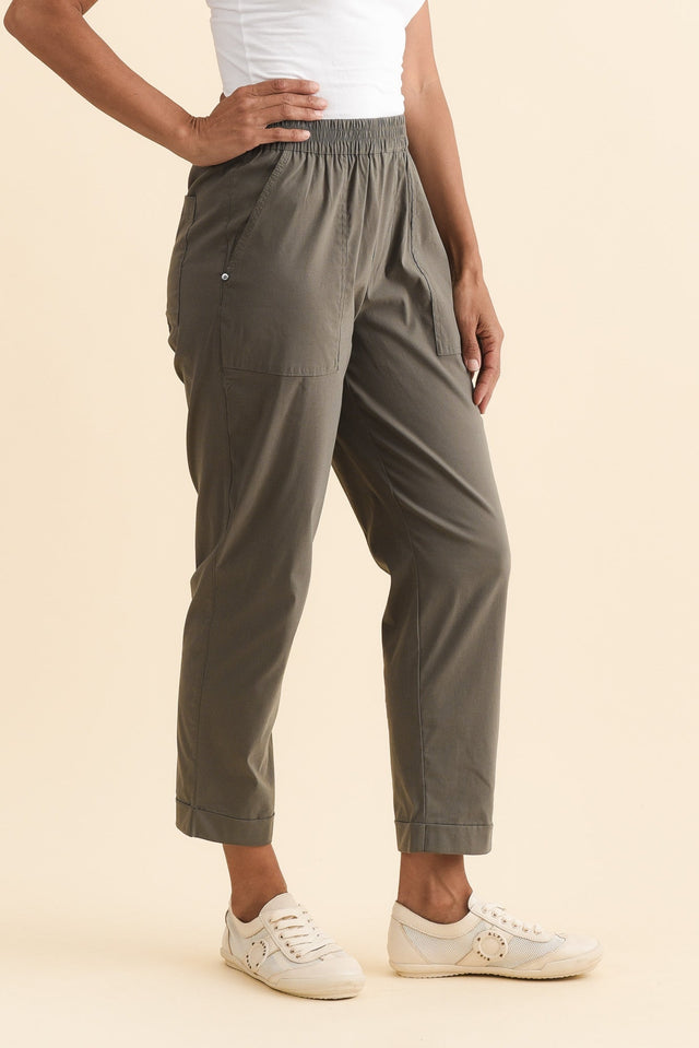 alt text|model:Cara image 4