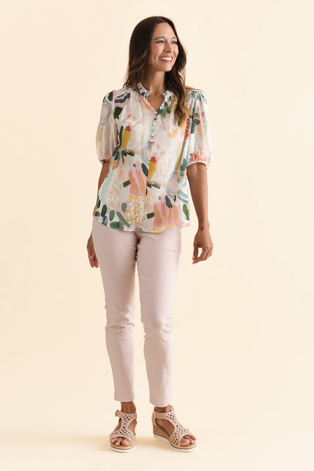 alt text|model:Cara image 6