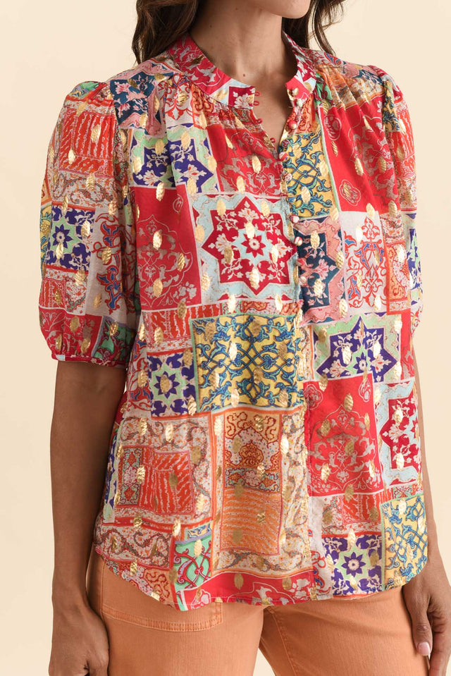 alt text|model:Cara image 6