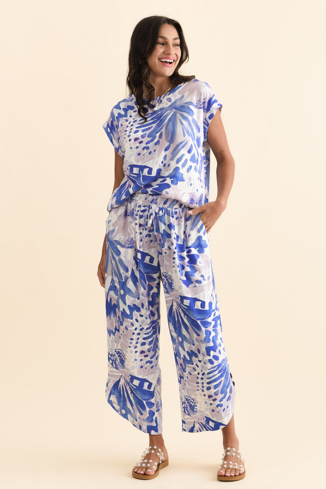 alt text|model:Brontie