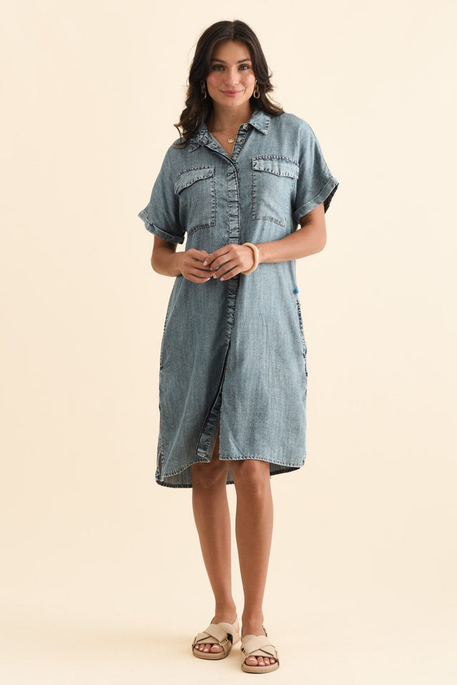 alt text|model:Brontie image 2