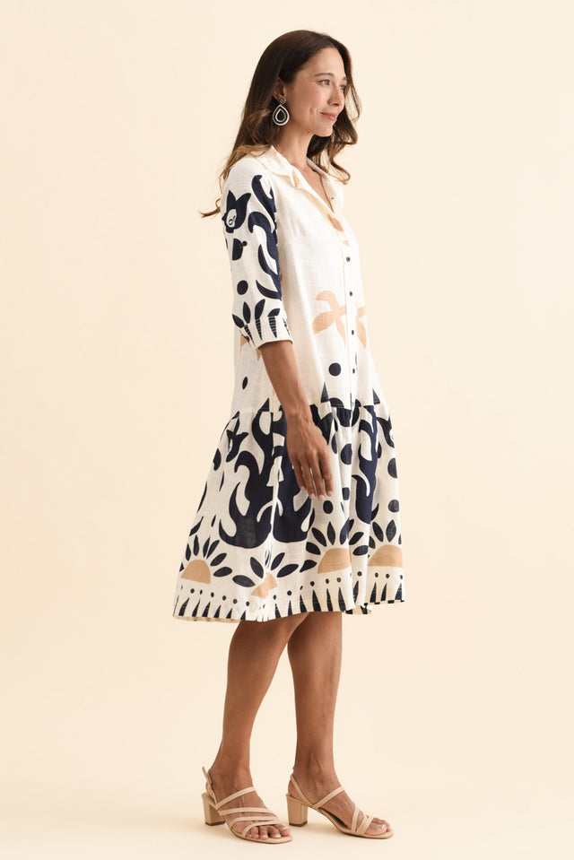 alt text|model:Cara image 4