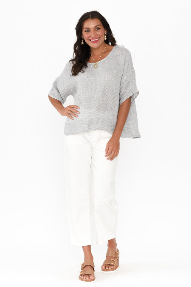 alt text|model:Brontie image 4