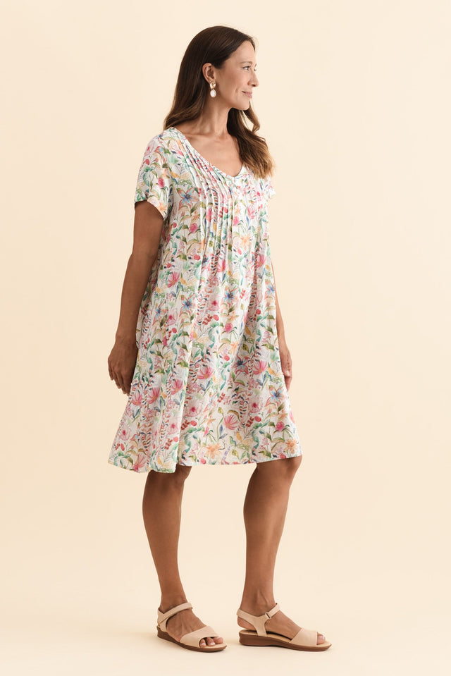 alt text|model:Cara image 5