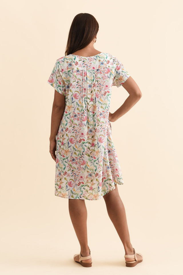 alt text|model:Cara image 6