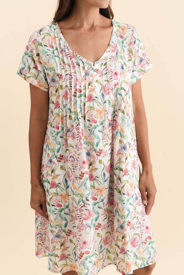 alt text|model:Cara image 7