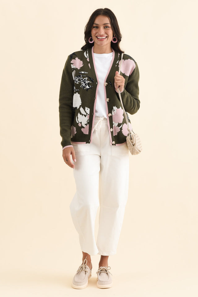 alt text|model:Brontie image 3