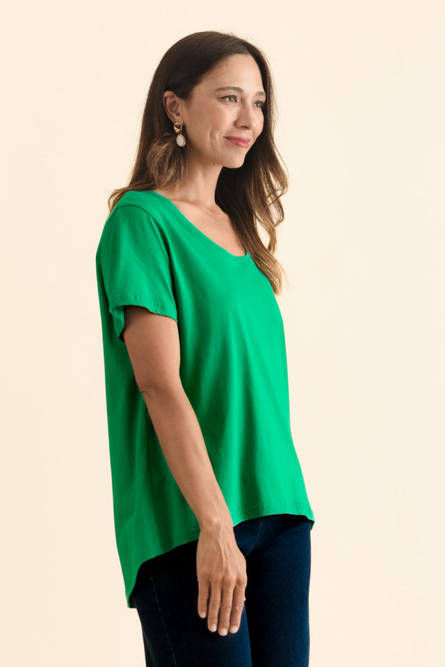 alt text|model:Cara image 4