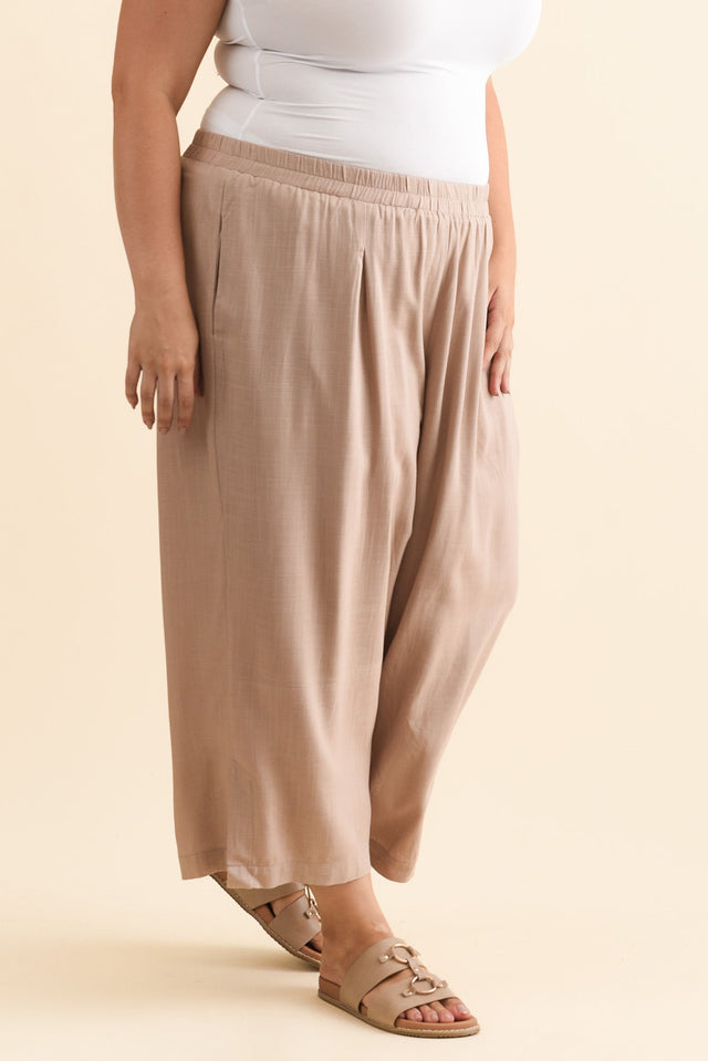 alt text|model:Gabby image 11