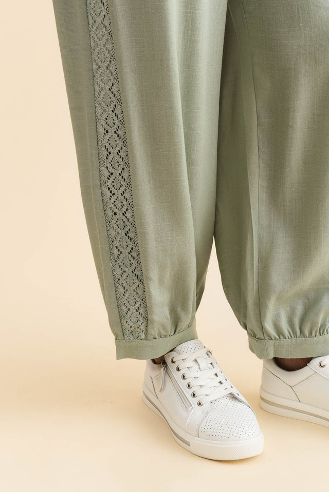 alt text|model:Brontie image 6