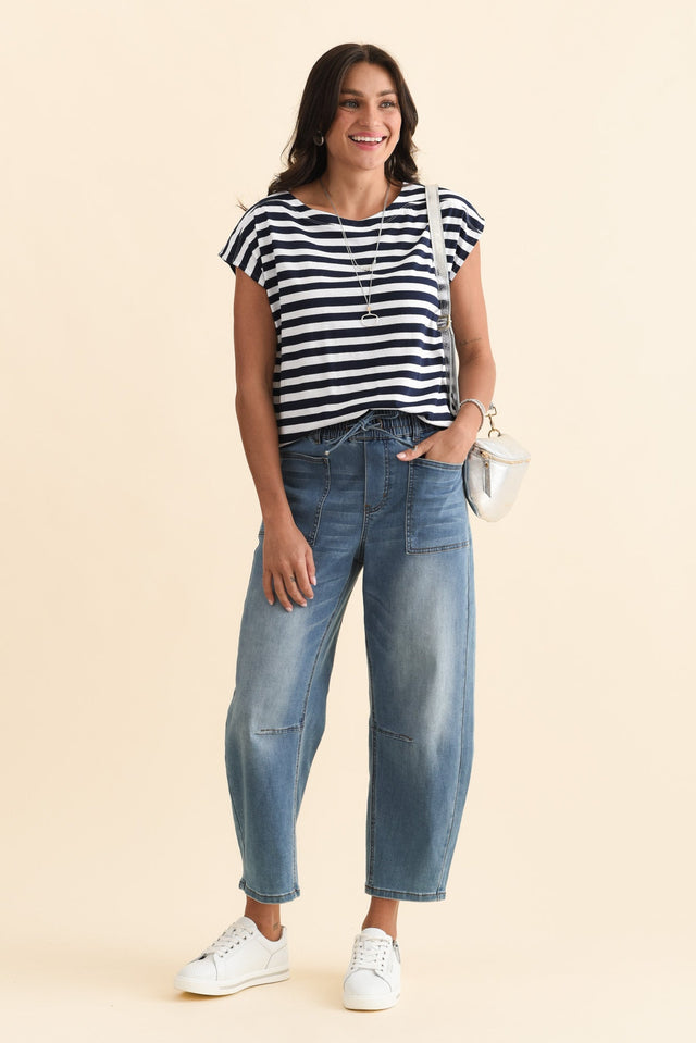 alt text|model:Brontie image 3