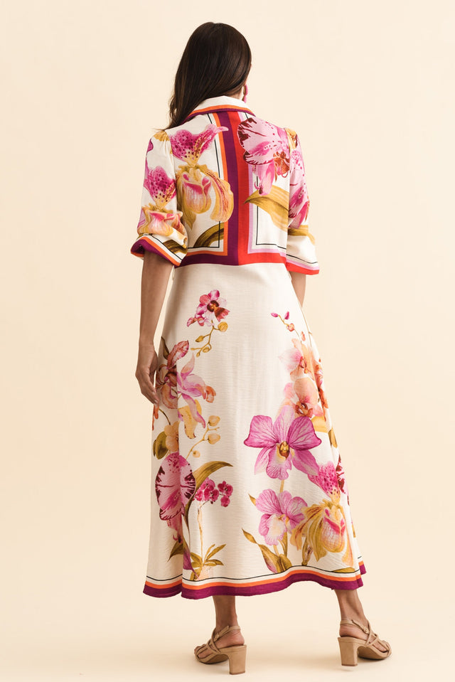 alt text|model:Cara image 4