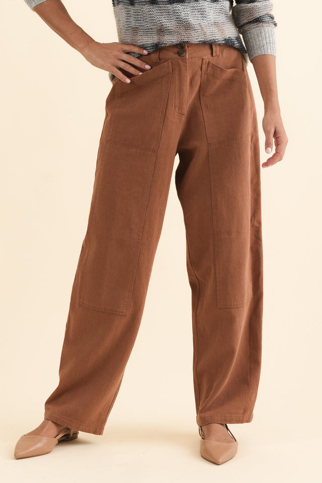 alt text|model:Brontie image 1