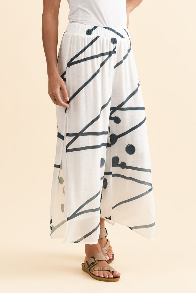 alt text|model:Brontie image 3