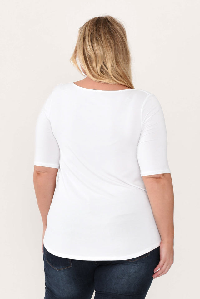 alt text|model:Caitlin image 10