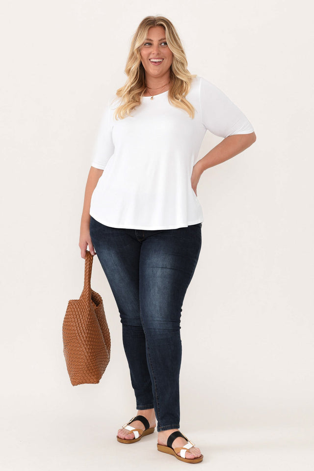 alt text|model:Caitlin image 8