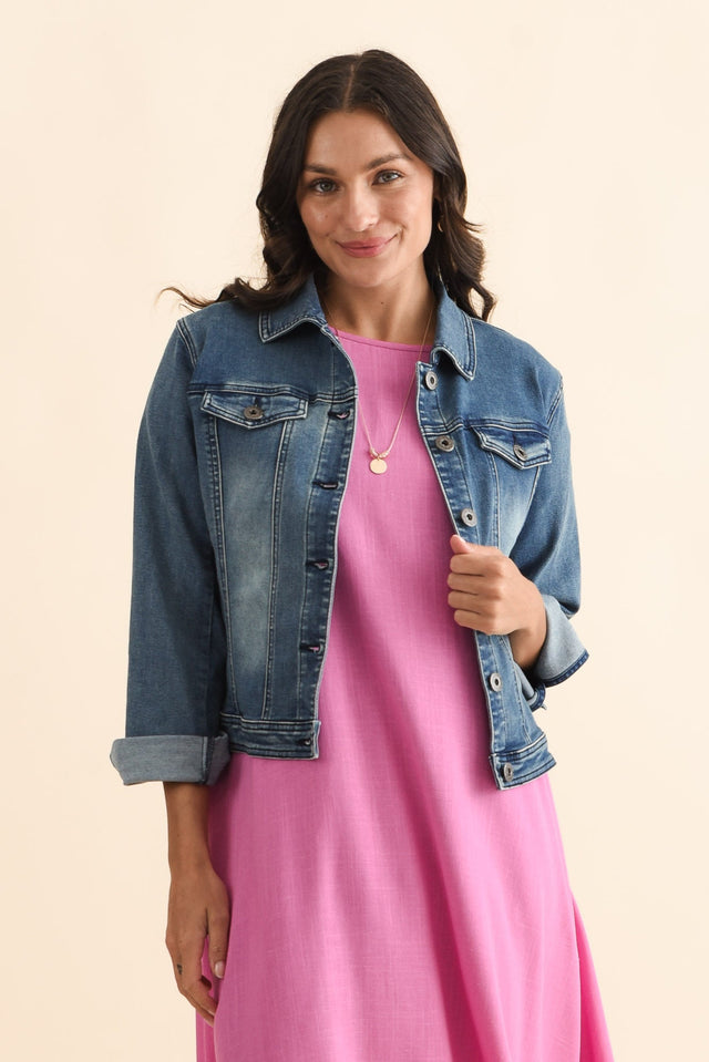 alt text|model:Brontie image 3