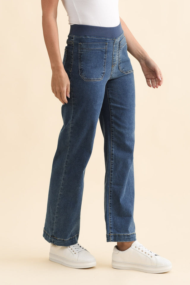 alt text|model:MJ image 5