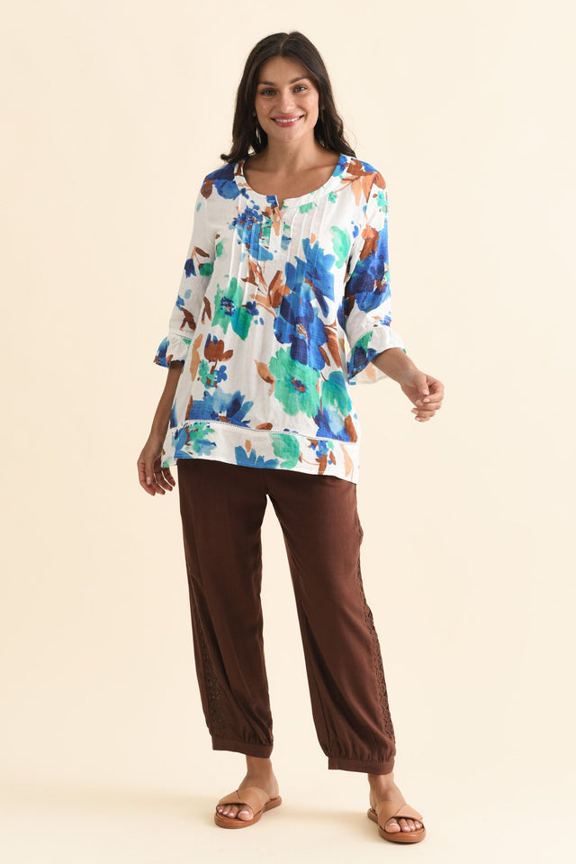 alt text|model:Brontie image 3