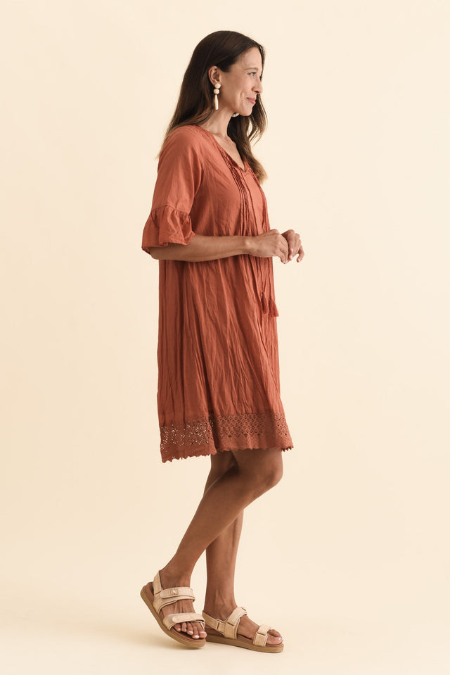 alt text|model:Cara image 5