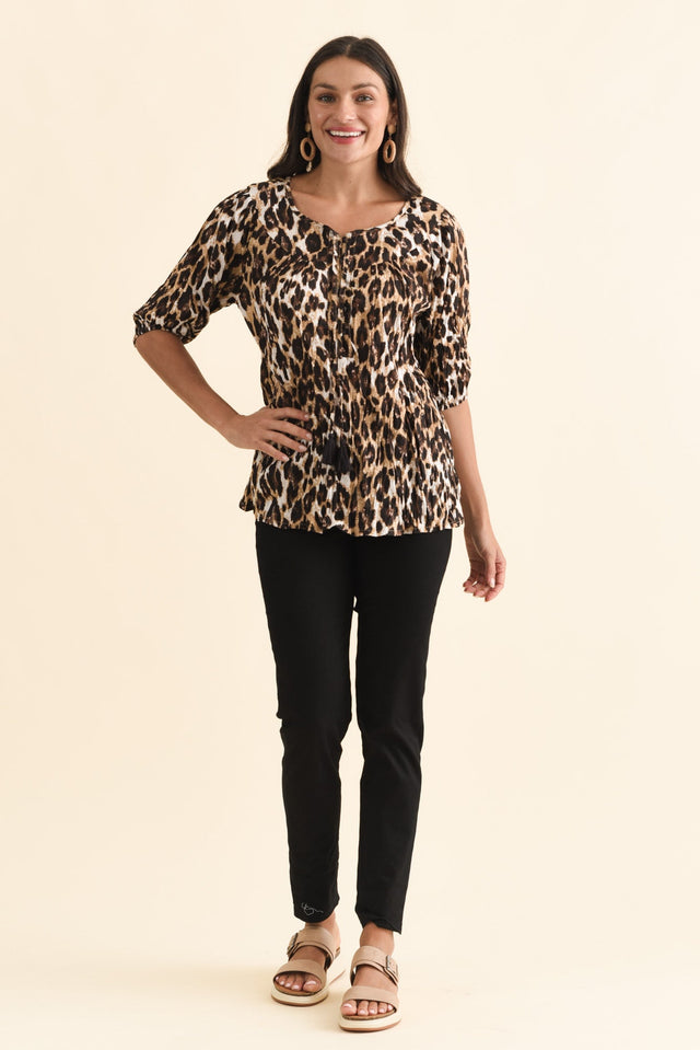 alt text|model:Brontie image 3