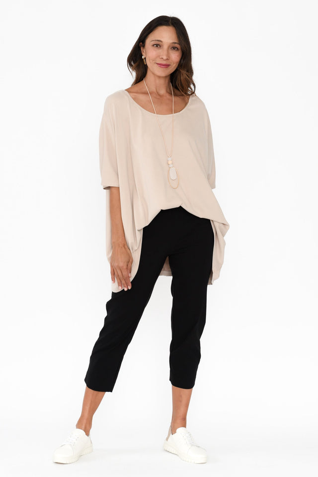 alt text|model:Cara image 3