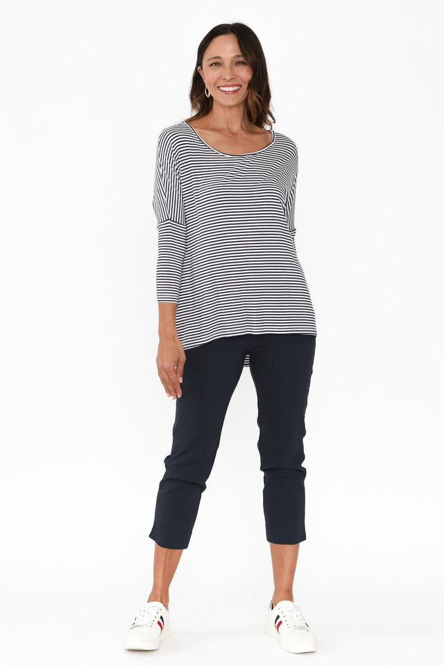 alt text|model:Cara image 3