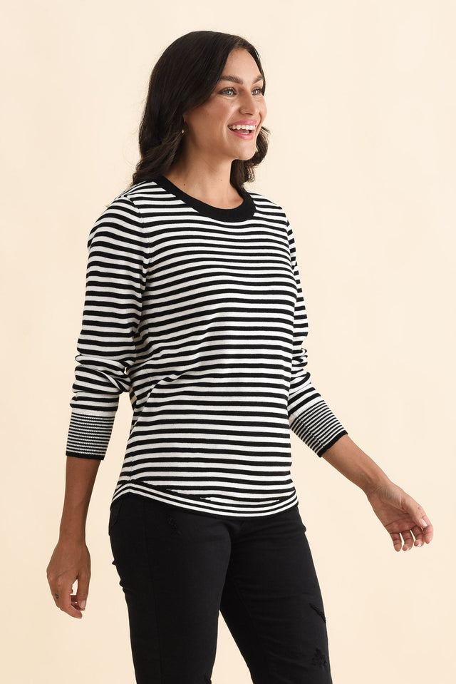 alt text|model:Brontie image 3