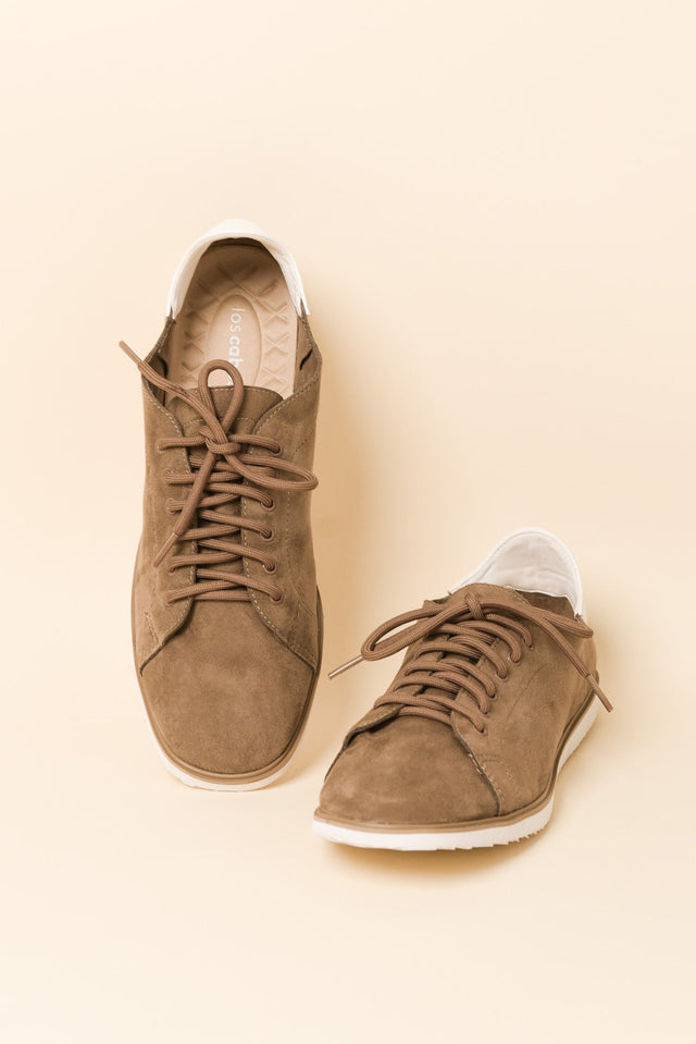 Cuavella Tan Suede Sneaker