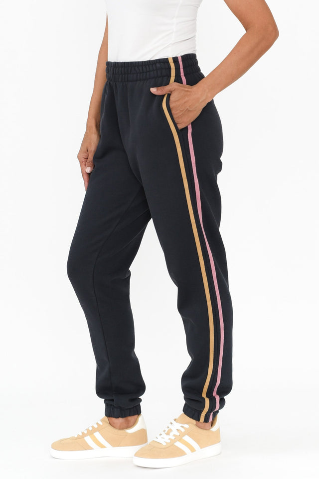 alt text|model:Cara image 6