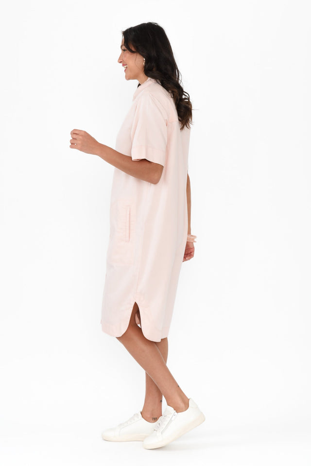 alt text|model:Brontie image 5