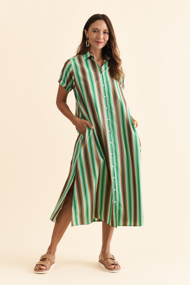 alt text|model:Cara image 3